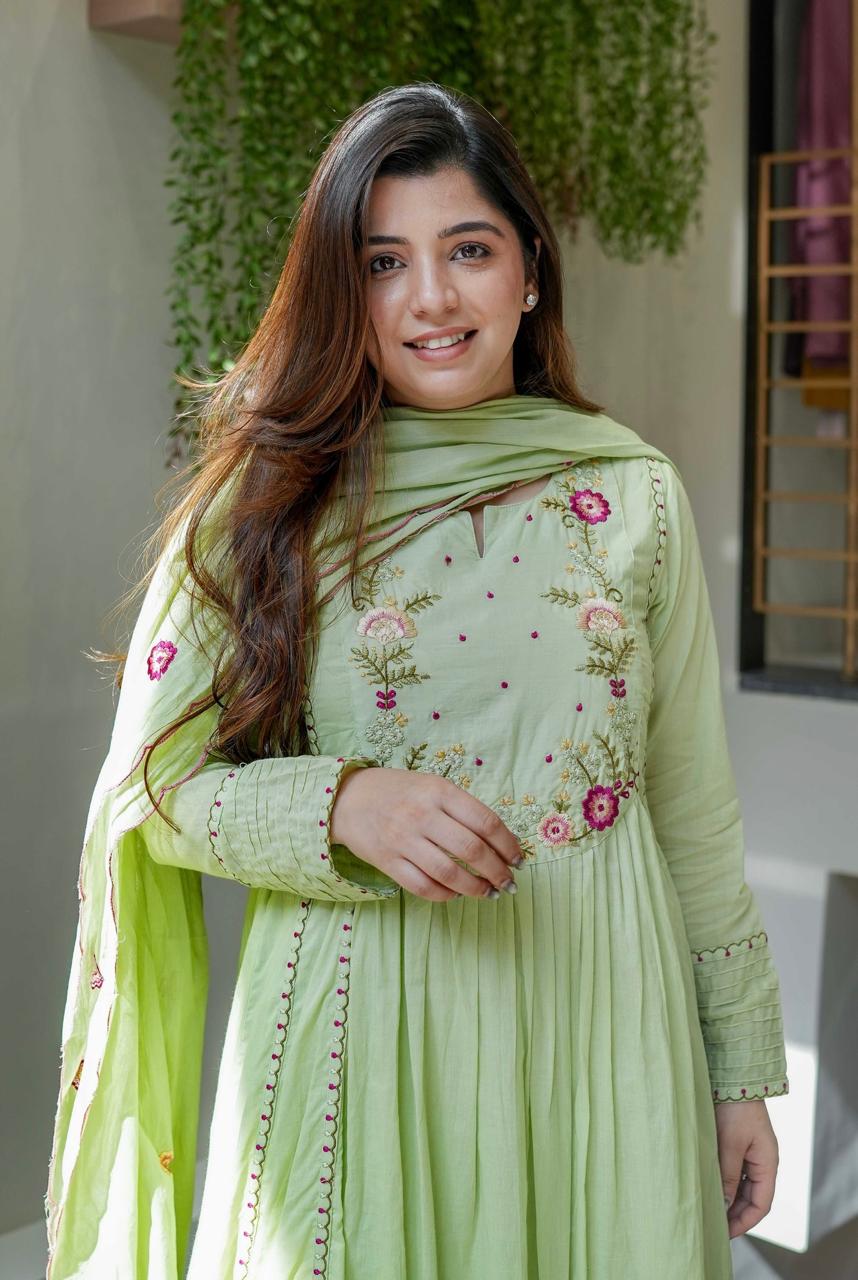 Embroidered Rayon Slub Kurta Set with Chanderi Cotton Dupatta