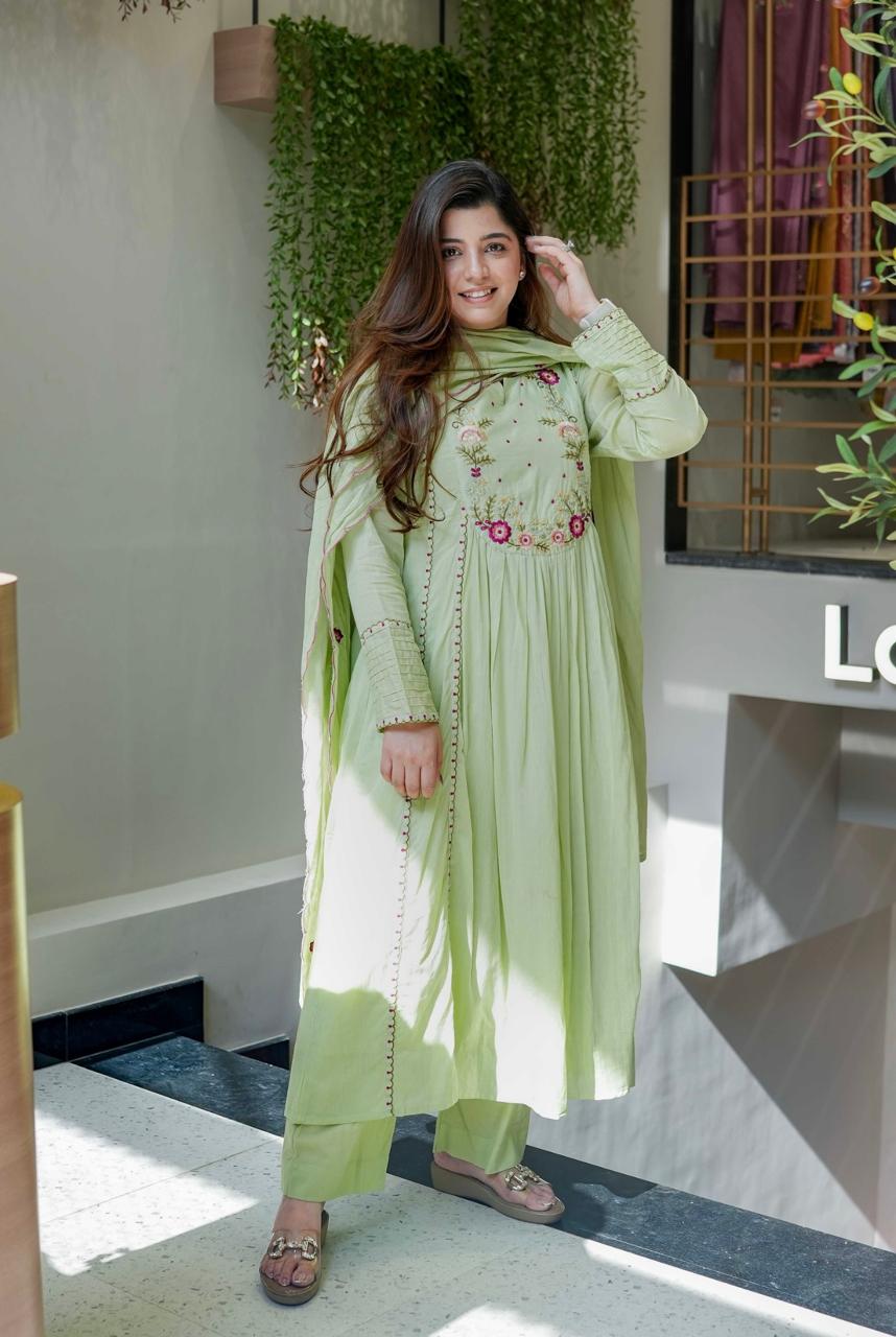 Embroidered Rayon Slub Kurta Set with Chanderi Cotton Dupatta