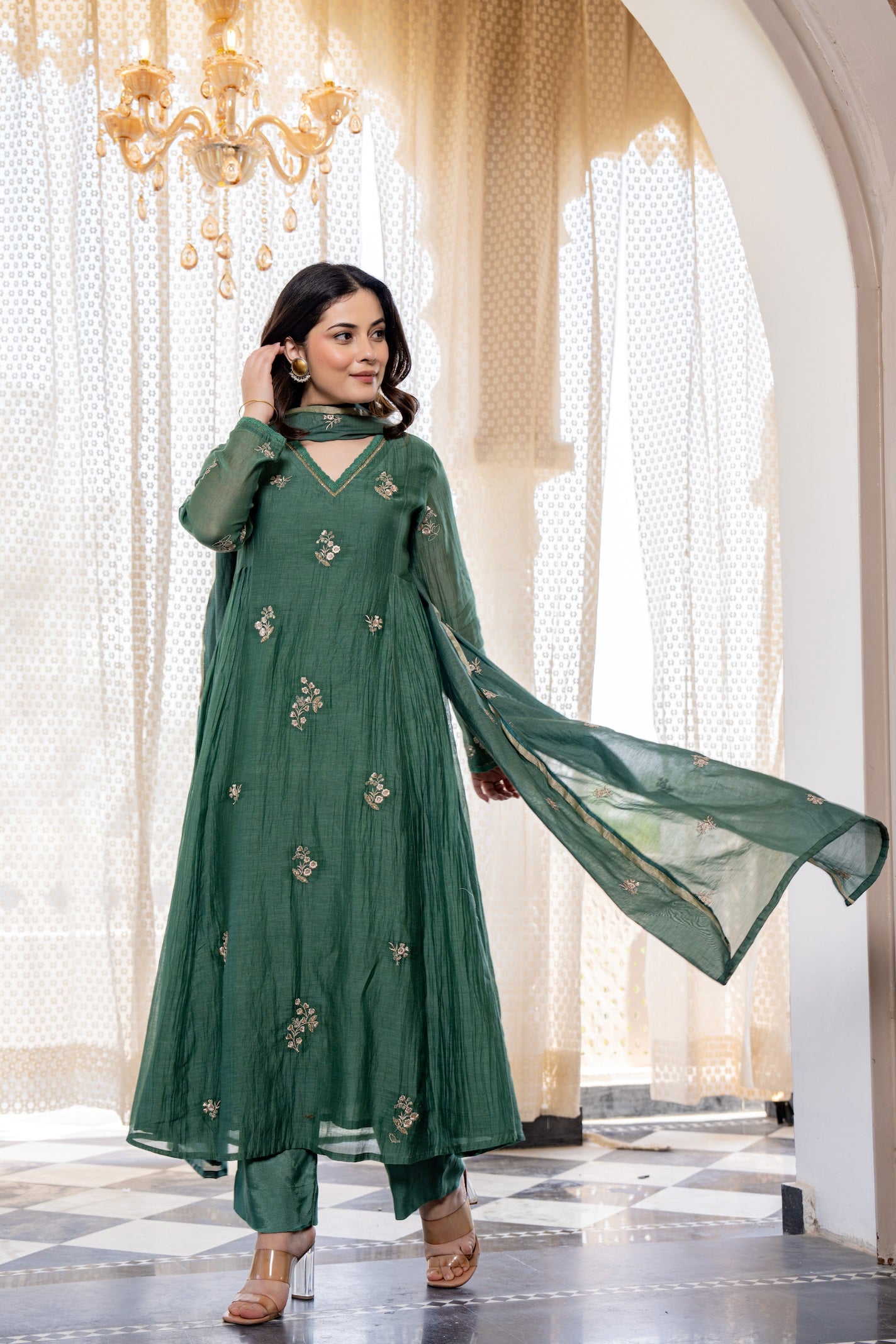 Embroidered Chanderi Silk Kurti Set with Chanderi Gadhwal Dupatta – 3 Piece Ethnic Wear