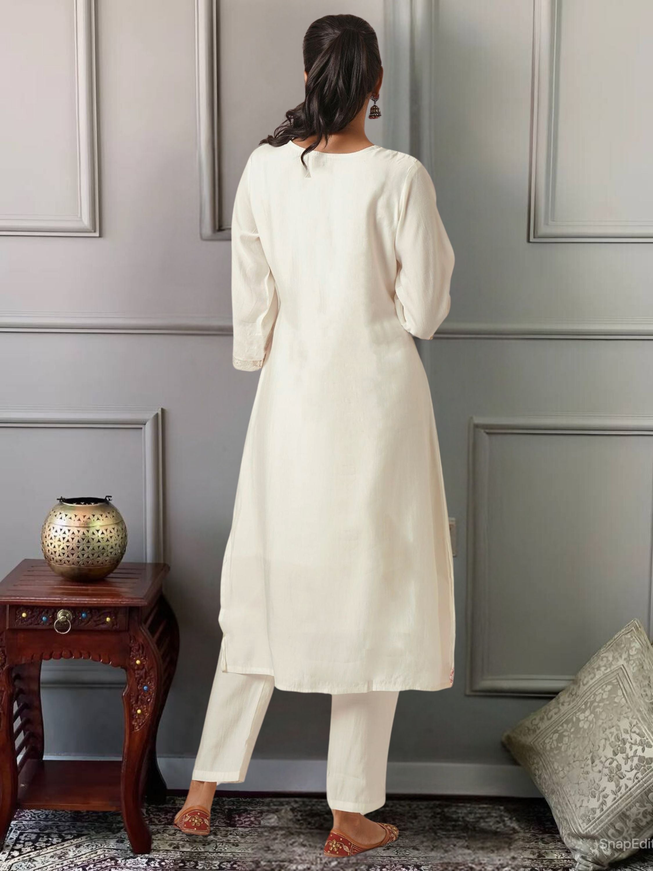 Pure Viscose Chanderi Embroidered Kurta Se