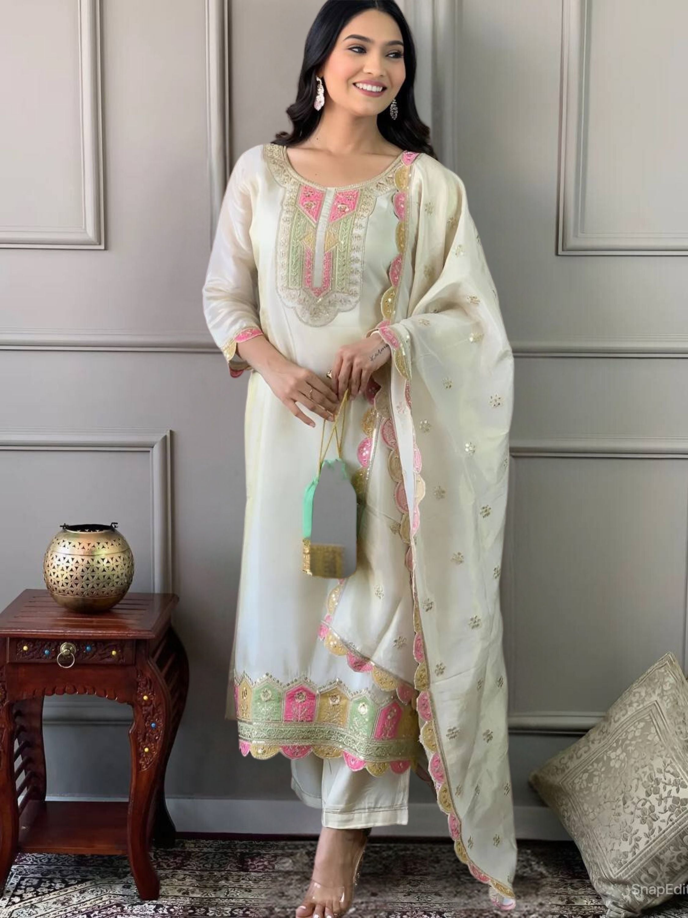 Pure Viscose Chanderi Embroidered Kurta Se